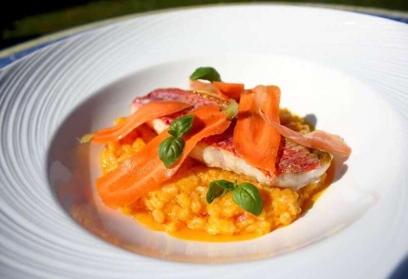 Отель Hôtel Le Relais Des Plages