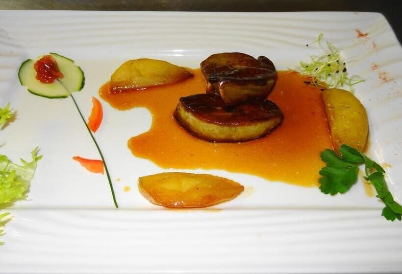 호텔 Logis Hôtel Restaurant Le Chalet Du Mont Roland