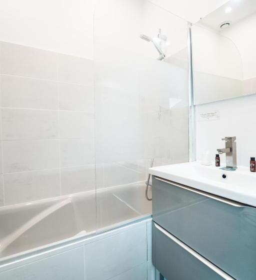 酒店 Logis Hôtel Restaurant Vuillot