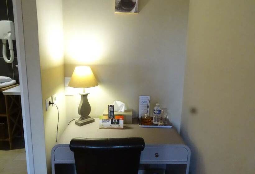 בית מלון כפרי Logis L Auberge Du President