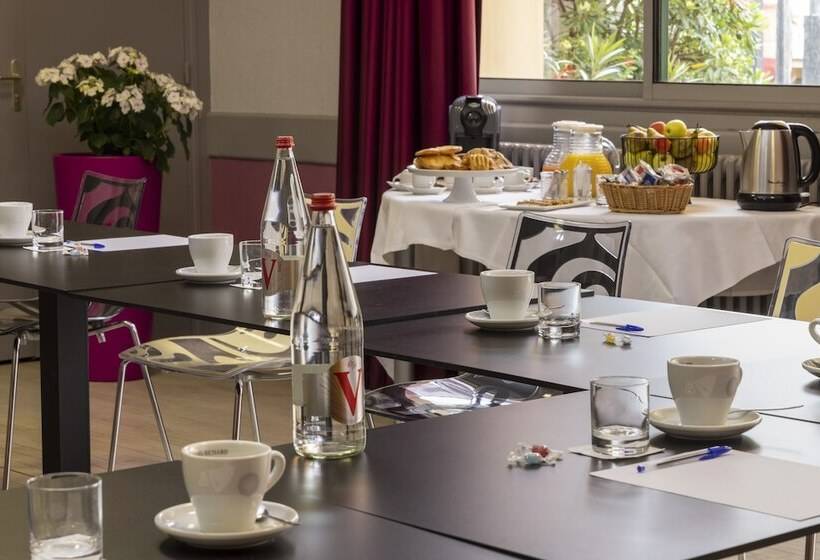 호텔 Logis Hôtel Restaurant Le Fontarabie