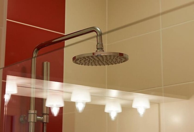 Отель Logis Hôtel Le Grand Cerf