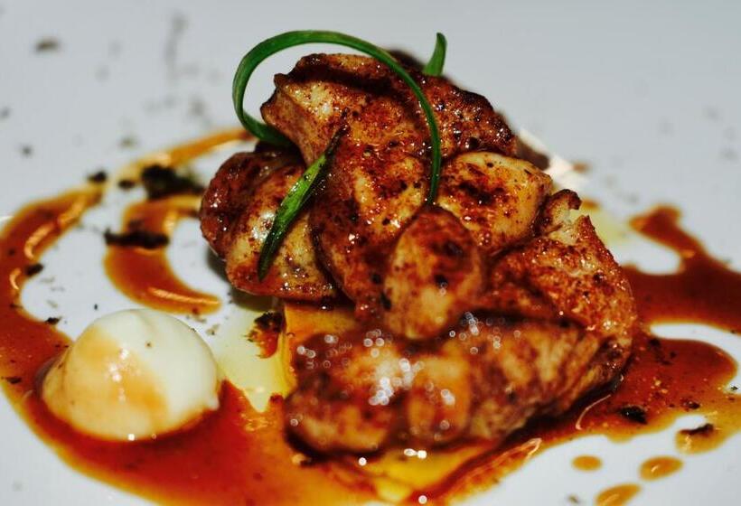 فندق Logis Le Relais De La Voie Sacrée