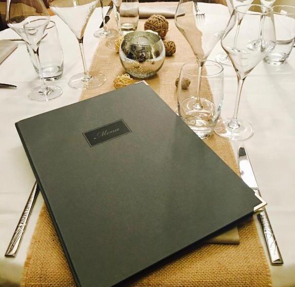 فندق Logis Le Relais De La Voie Sacrée