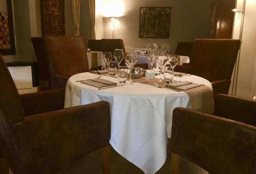 فندق Logis Le Relais De La Voie Sacrée