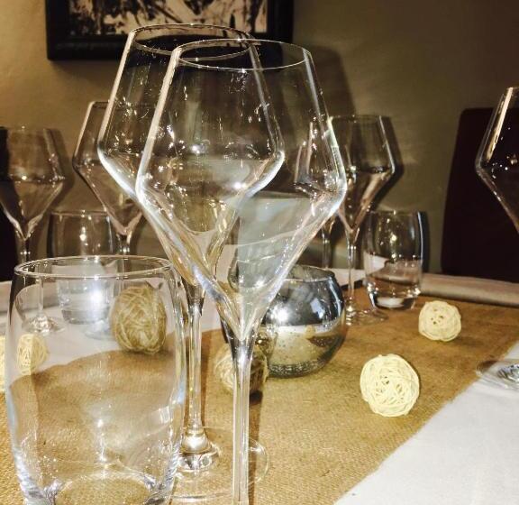 فندق Logis Le Relais De La Voie Sacrée