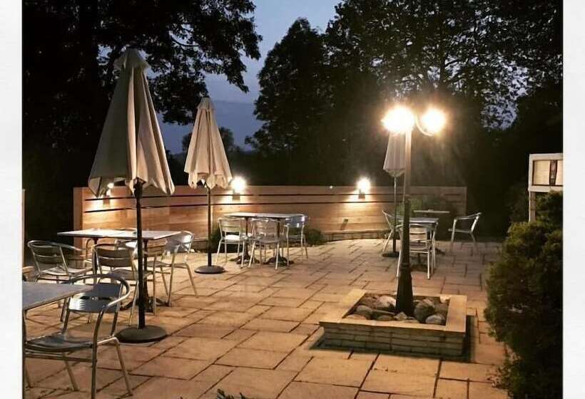 فندق Logis Le Relais De La Voie Sacrée