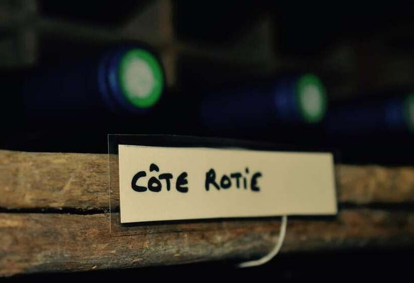 فندق Logis Le Relais De La Voie Sacrée