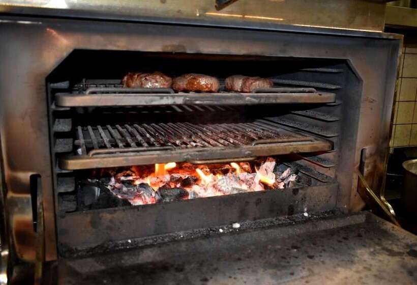 فندق Logis Le Relais De La Voie Sacrée