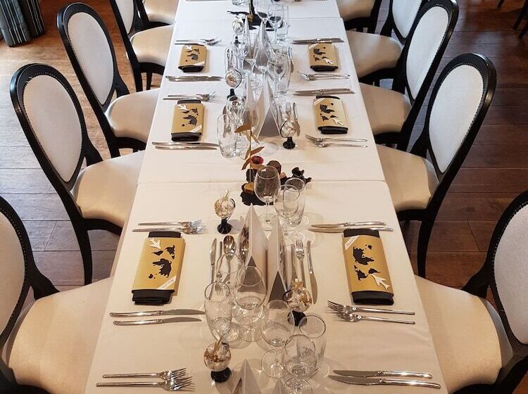 호텔 Logis Hôtel Les Tuileries