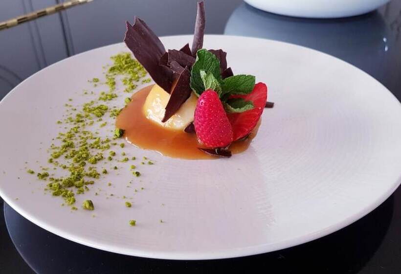 호텔 Logis Hôtel Les Tuileries