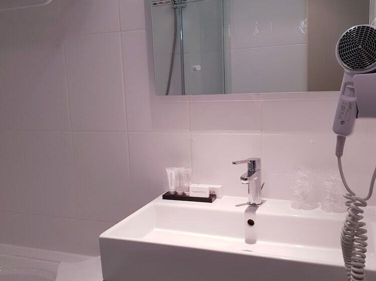 호텔 Logis Hôtel Les Tuileries