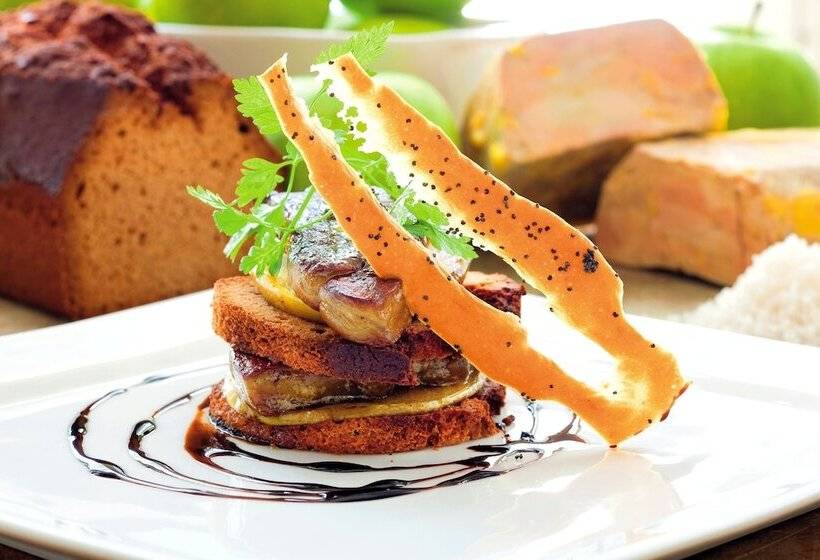 호텔 Logis Hôtel Restaurant Les Cèdres