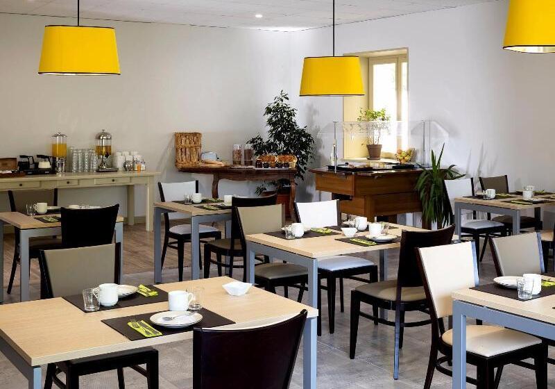 호텔 Logis Hôtel Restaurant Les Cèdres