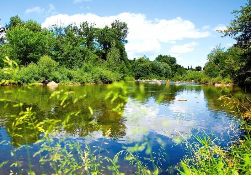 호텔 Logis Hôtel Restaurant Les Cèdres