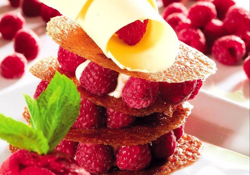 호텔 Logis Hôtel Restaurant Les Cèdres