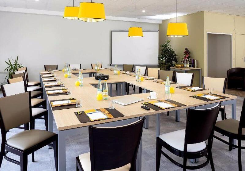 호텔 Logis Hôtel Restaurant Les Cèdres