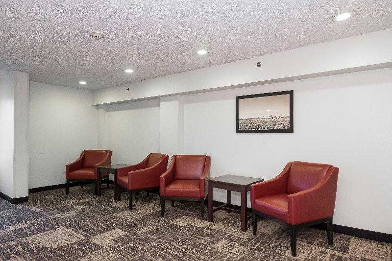 هتل Spark By Hilton Bentonville