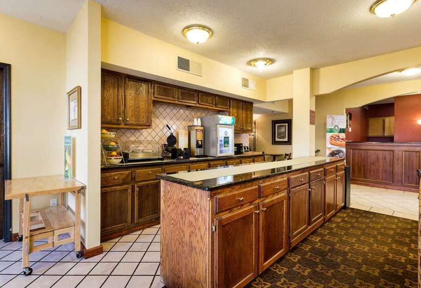 فندق Quality Inn