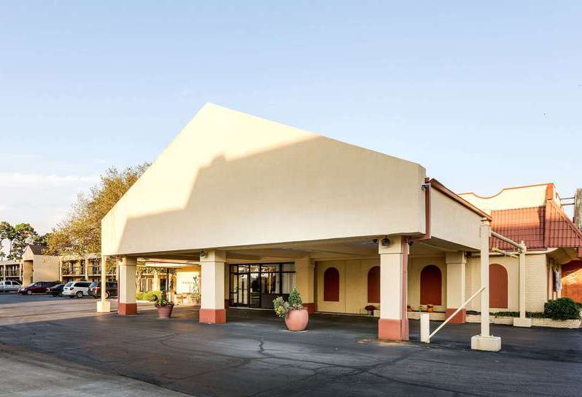 فندق Quality Inn