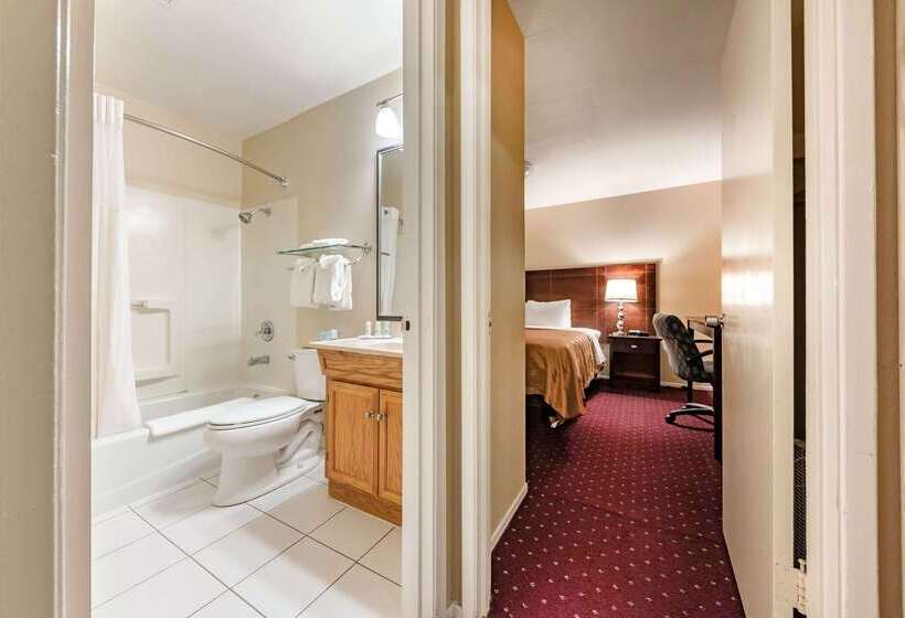 فندق Scottish Fairway Inn