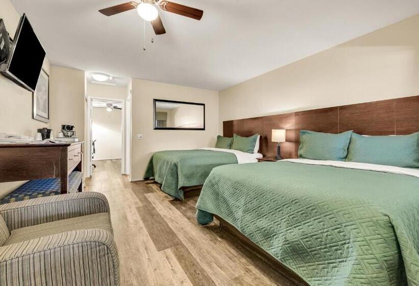 فندق Scottish Fairway Inn