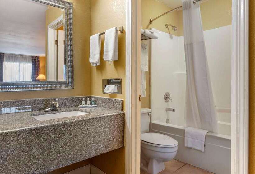 فندق Quality Inn Russellville I40