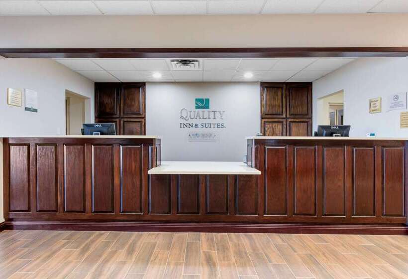 فندق Quality Inn & Suites Mountain Home North
