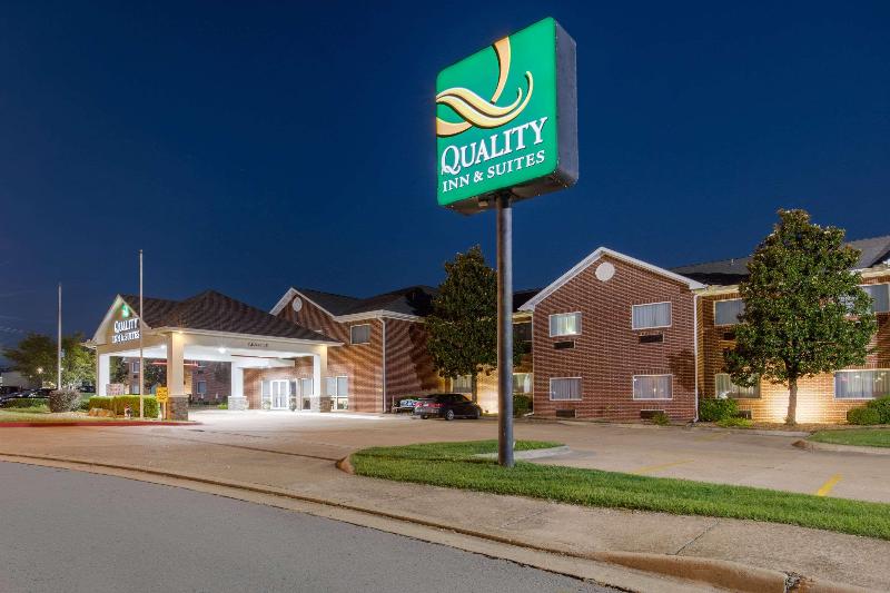 فندق Quality Inn & Suites Mountain Home North