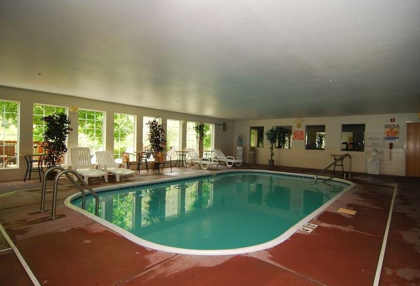 בית מלון כפרי Quality Inn & Suites On The River