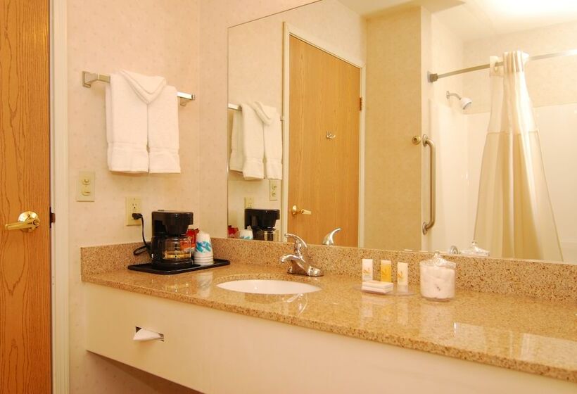 בית מלון כפרי Quality Inn & Suites On The River