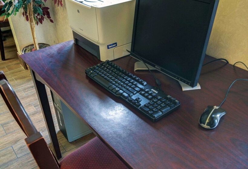 فندق Quality Inn & Suites Pine Bluff