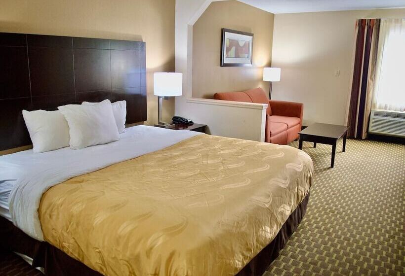 فندق Quality Inn & Suites Pine Bluff