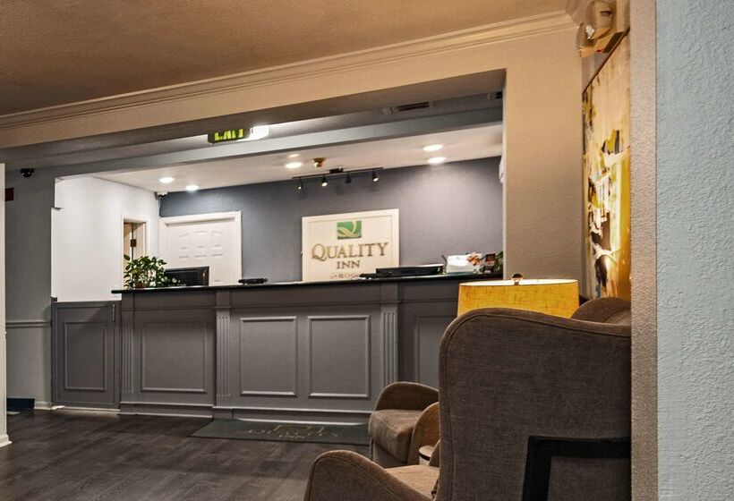 Отель Quality Inn & Suites Tulare