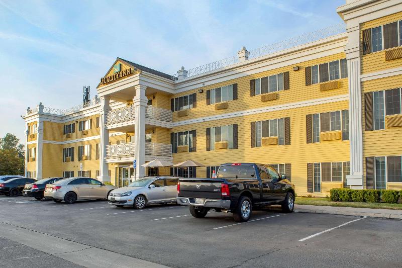 Отель Quality Inn & Suites Tulare