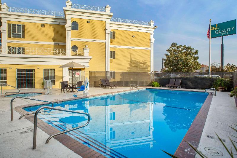 Отель Quality Inn & Suites Tulare