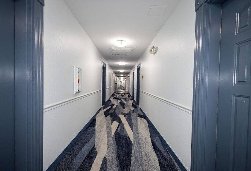 Отель Quality Inn & Suites Tulare