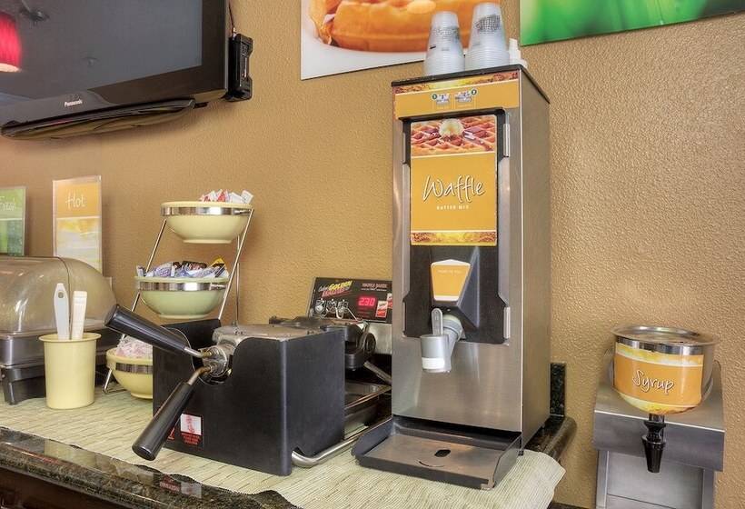 Отель Quality Inn & Suites Tulare