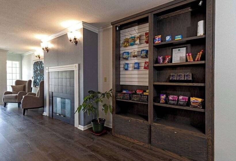 Отель Quality Inn & Suites Tulare