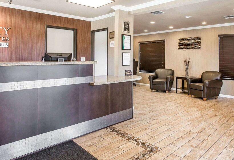 فندق Quality Inn & Suites Woodland  Sacramento Airport