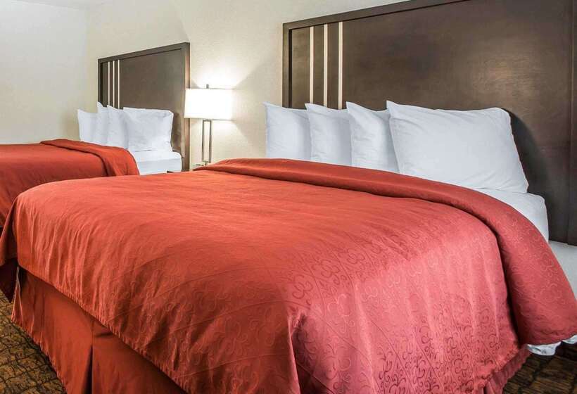 فندق Quality Inn & Suites Woodland  Sacramento Airport