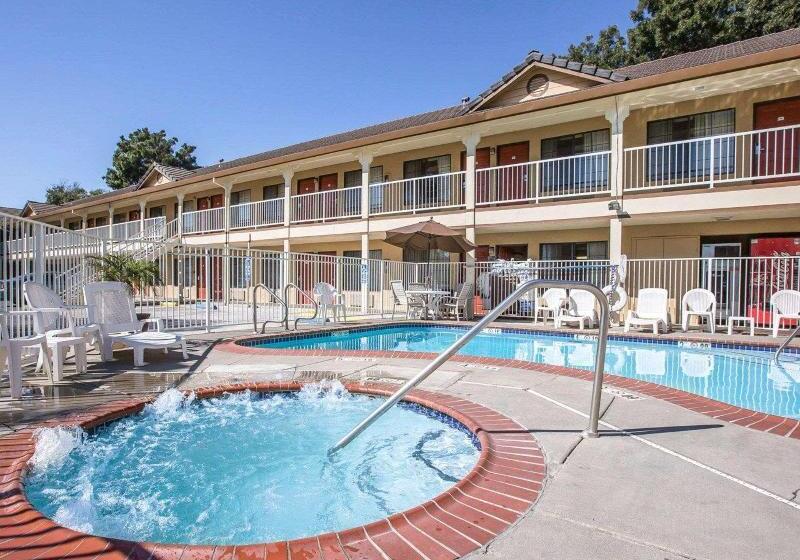 فندق Quality Inn & Suites Woodland  Sacramento Airport
