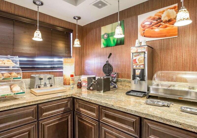 فندق Quality Inn & Suites Woodland  Sacramento Airport