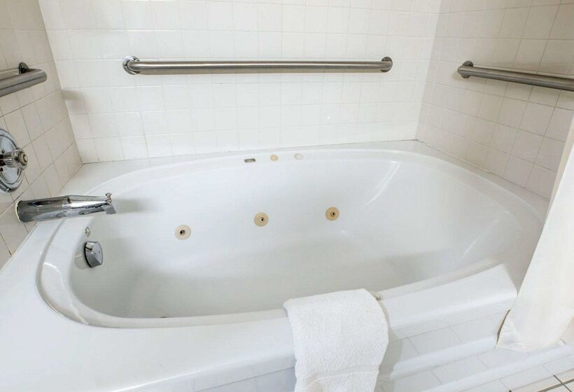 Отель Quality Suites San Diego Otay Mesa