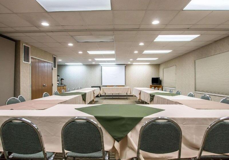 Отель Quality Suites San Diego Otay Mesa