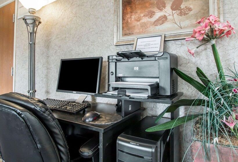 Отель Quality Suites San Diego Otay Mesa