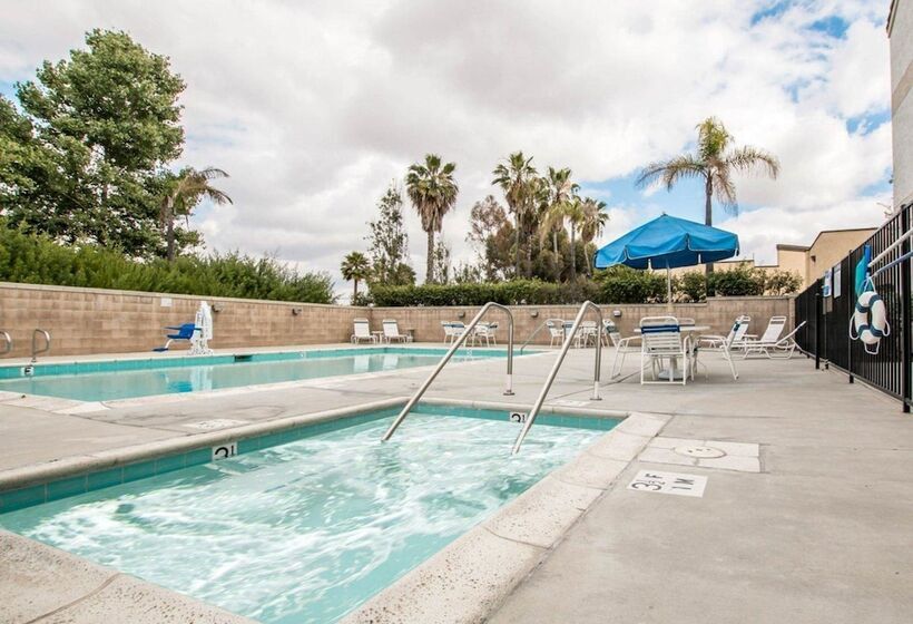 Отель Quality Suites San Diego Otay Mesa