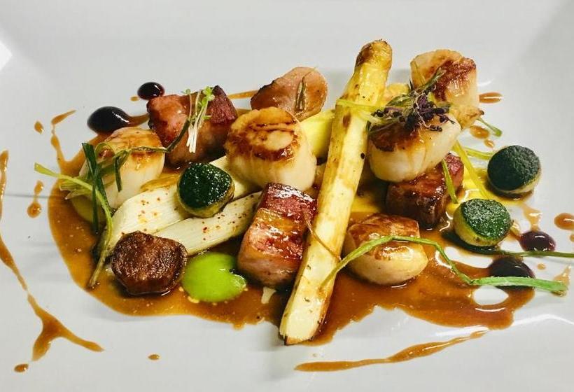 فندق Logis Le Relais De La Voie Sacrée