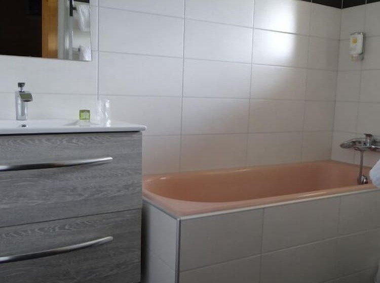 בית מלון כפרי Aux Touristes Hôtel Restaurant