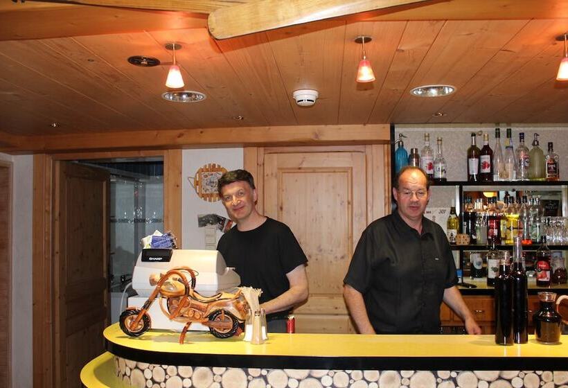 酒店 Aux Touristes Hôtel Restaurant